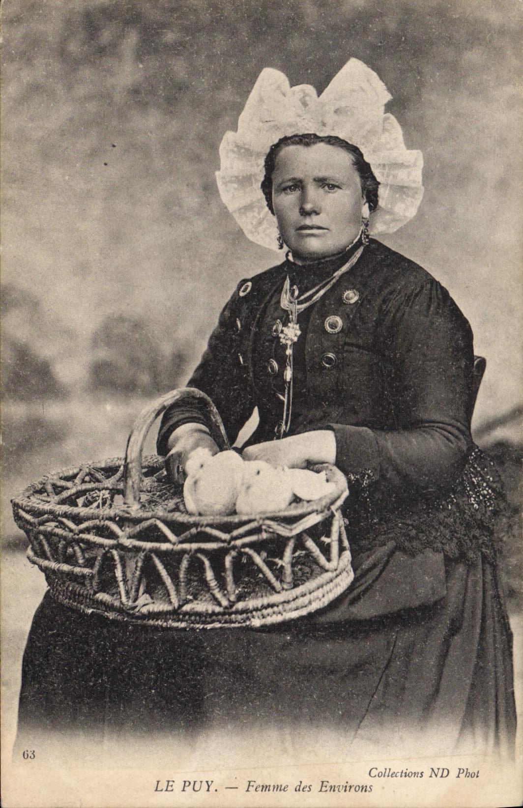 CPA Le Puy Femme des Environs