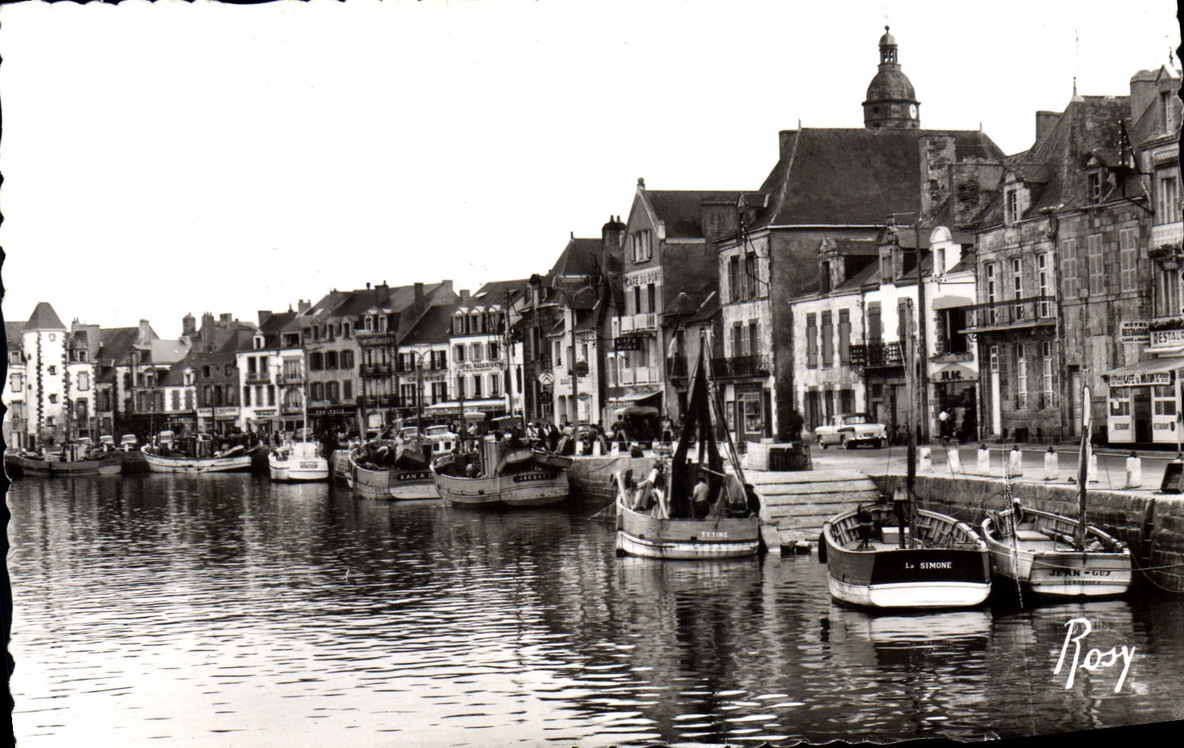 CPA Le Croisic Le Quai d'Aiguillon et le Port