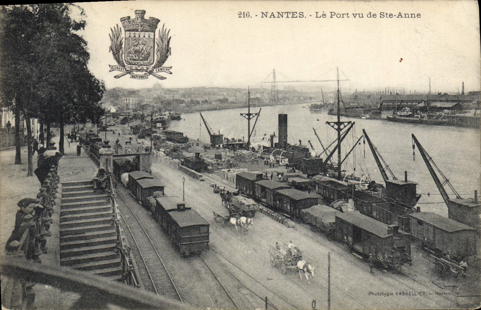 CPA Nantes Le Port Vu de Ste Anne