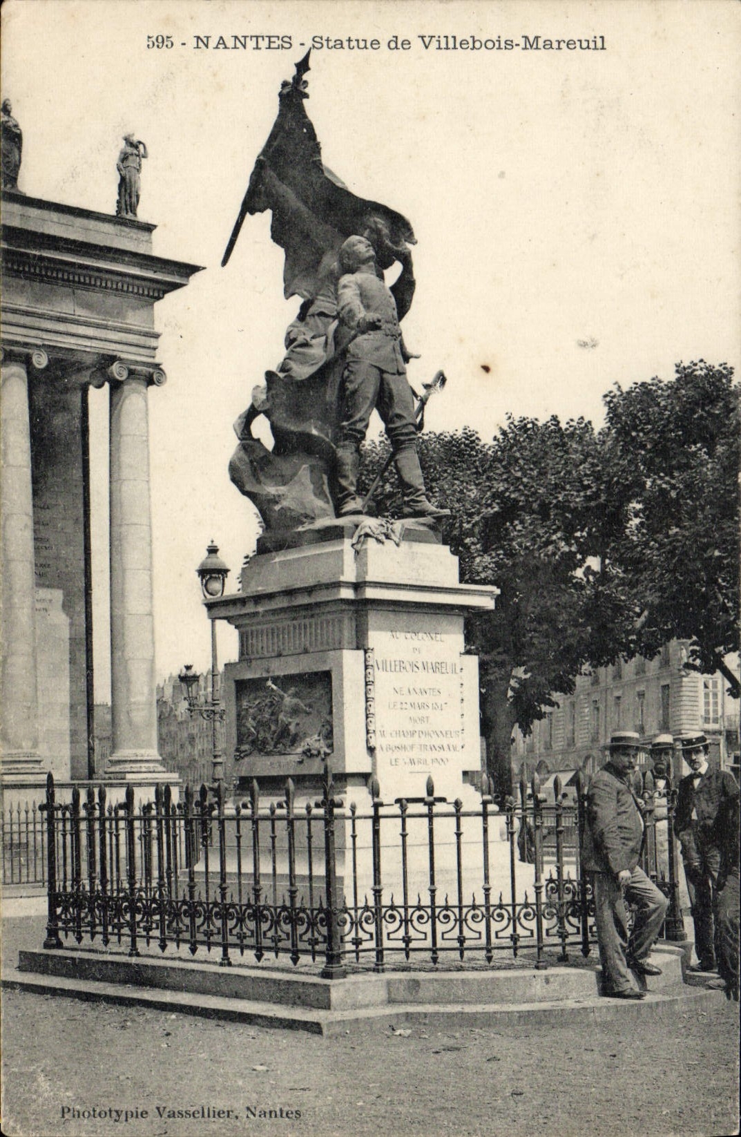 CPA Nantes Statue de villebois Mareuil