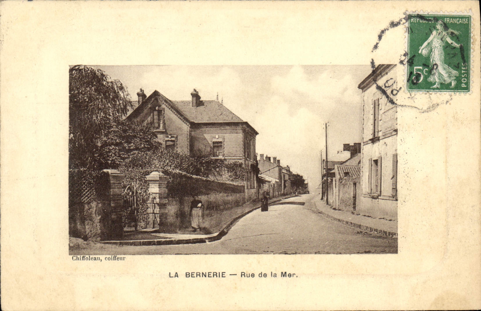 CPA La Bernerie Rue De La Mer