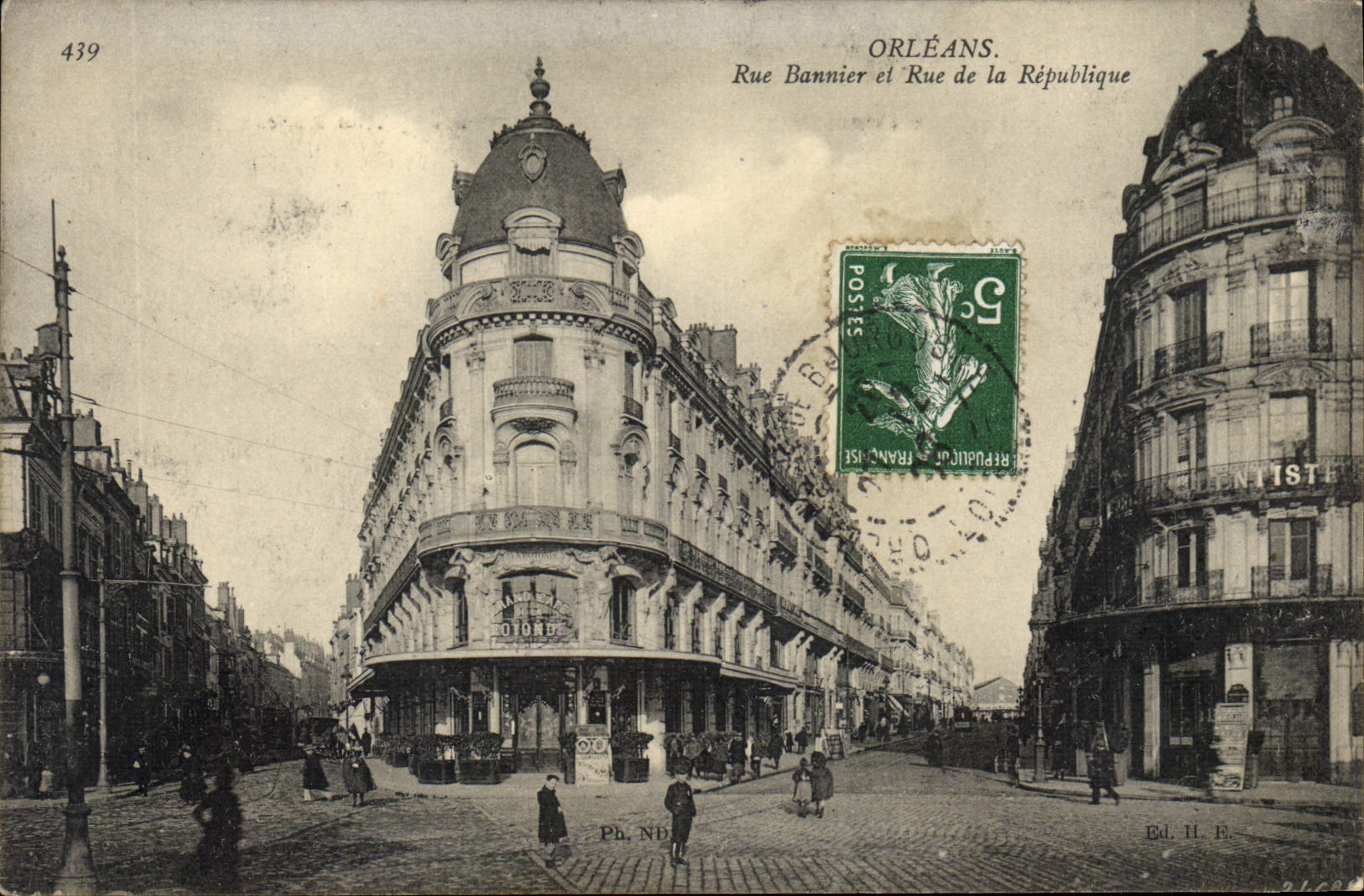 CPA Orleans rue Bannier Rue De La Republique