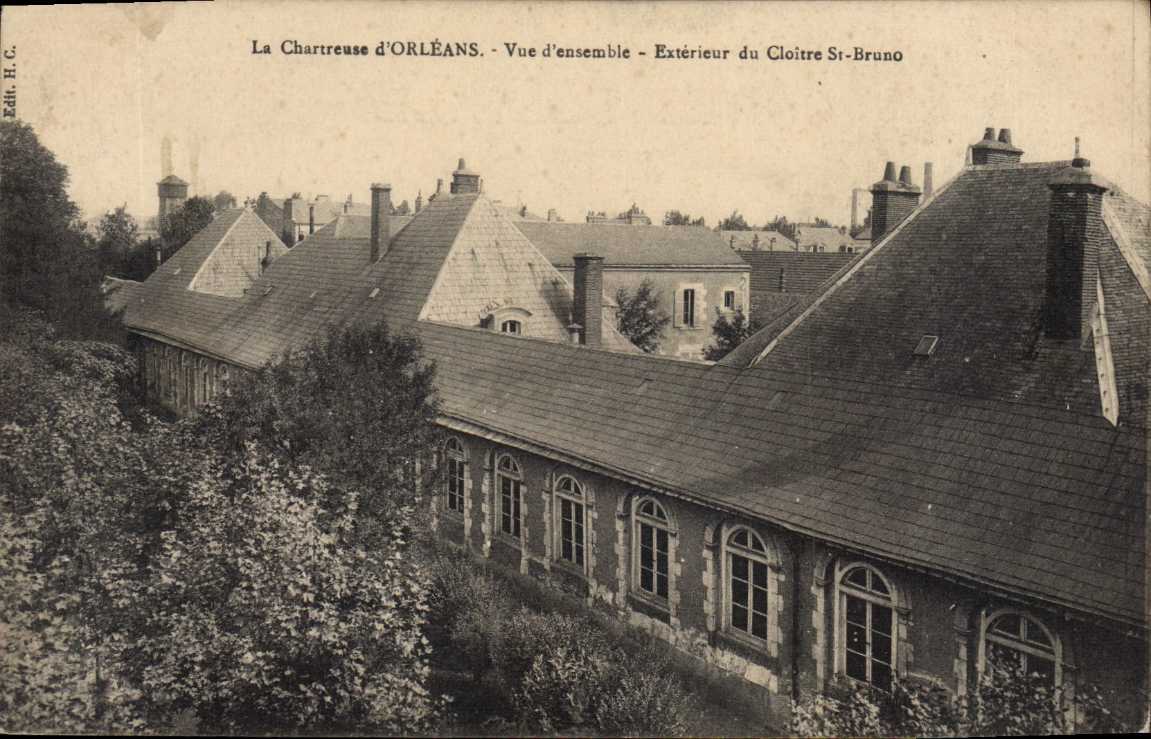 CPA Orleans Vue D'Ensemble Du Cloitre St Bruno