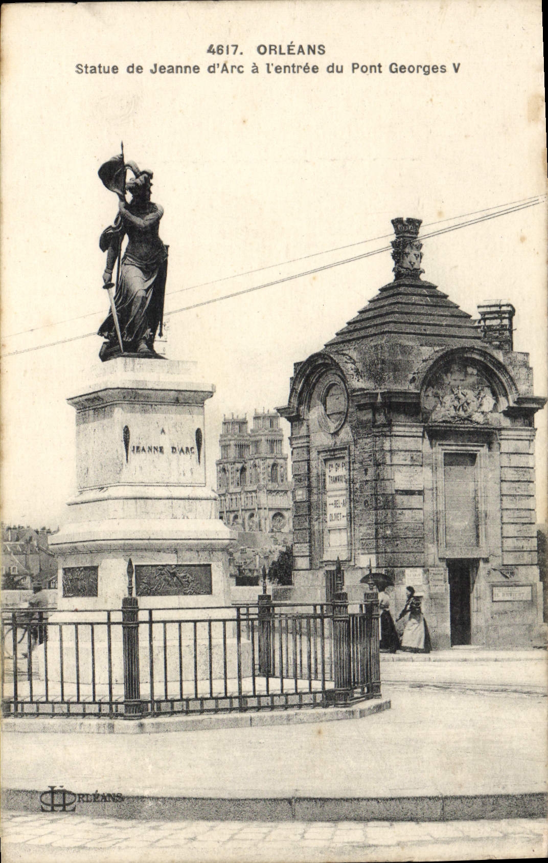 CPA Orleans Statue De Jeanne D'Arc A I'Entree