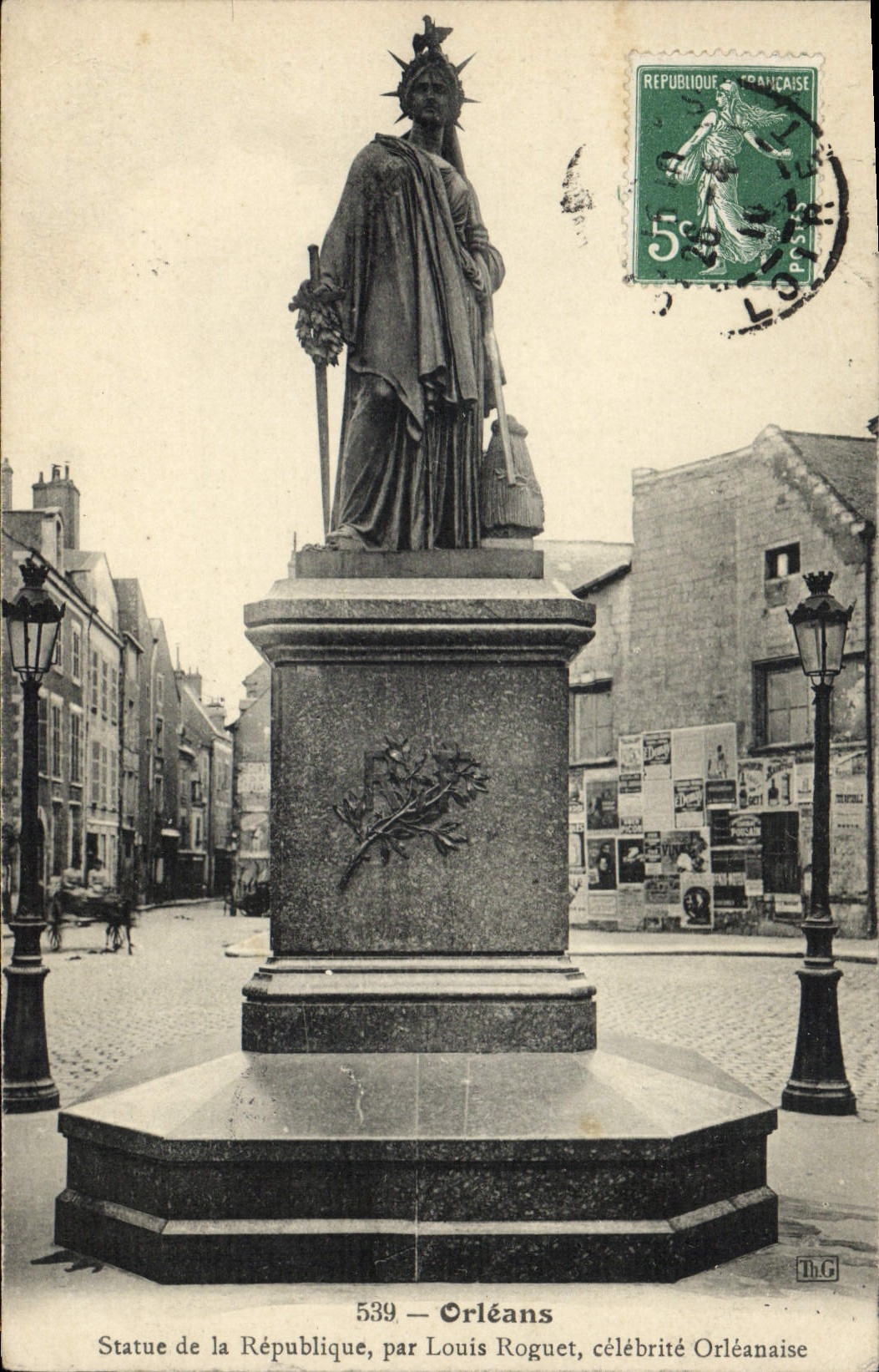 CPA Orleans Statue De La Republique Par Louis Roguet