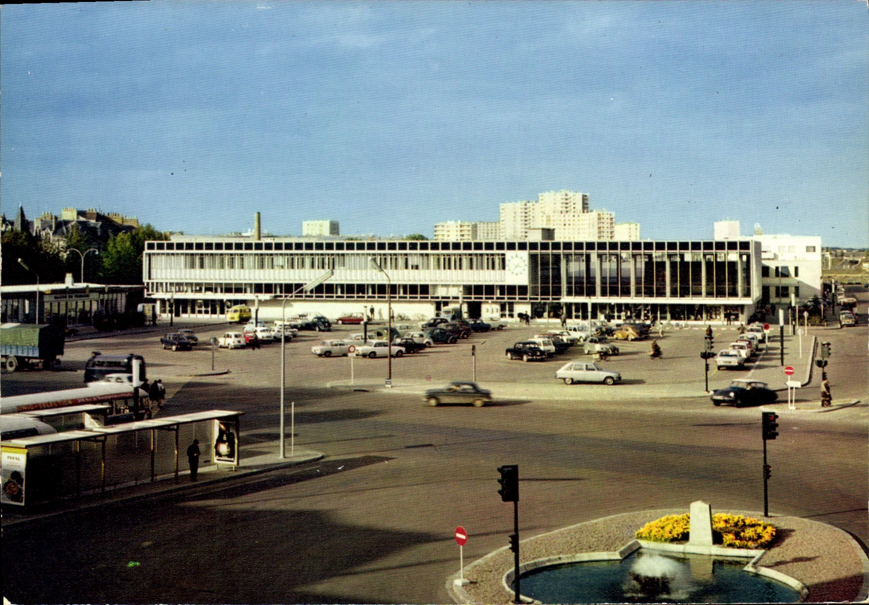 CPSM Orleans La Gare Place Albert 1er