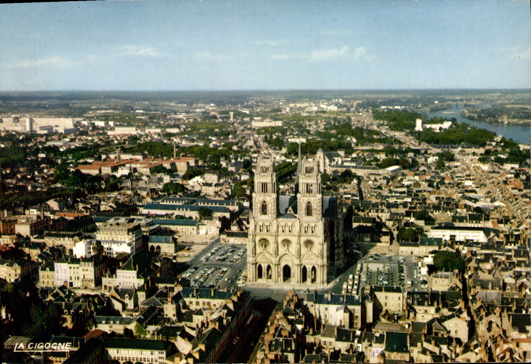 CPSM Orleans Vue Generale La Cathedrale