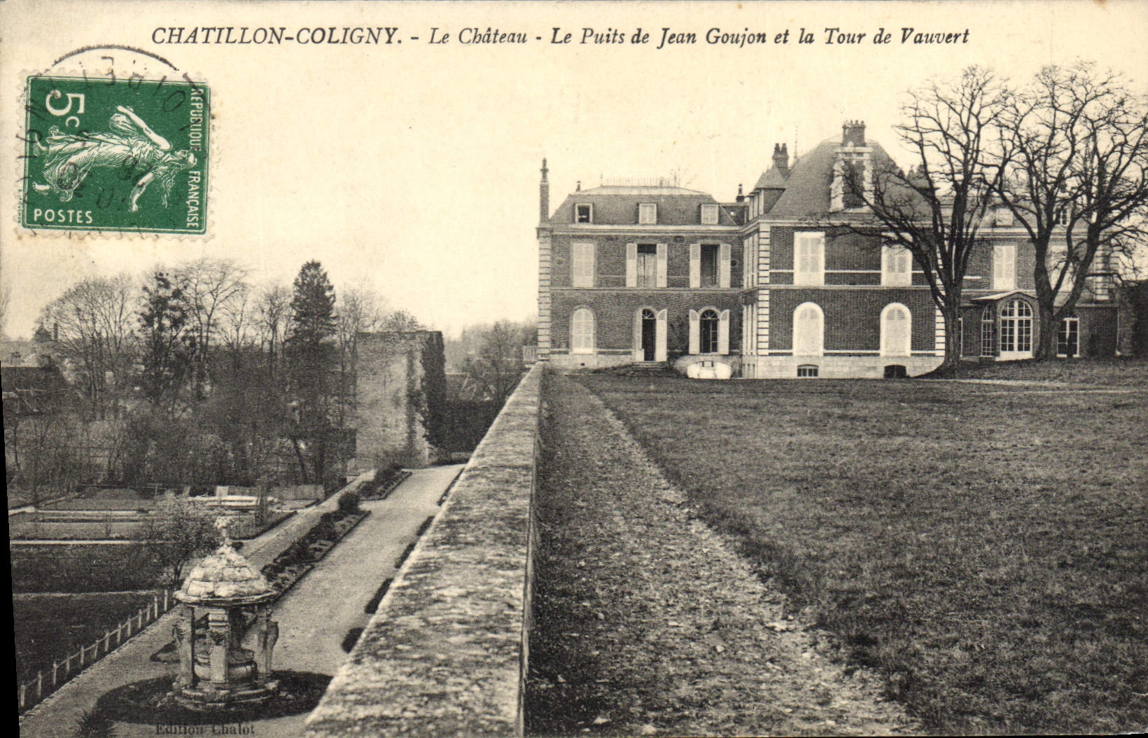 CPA Chatillon Coligny Le Chateau Le Puits De Jean Goujon Et La Tour De Vauvert