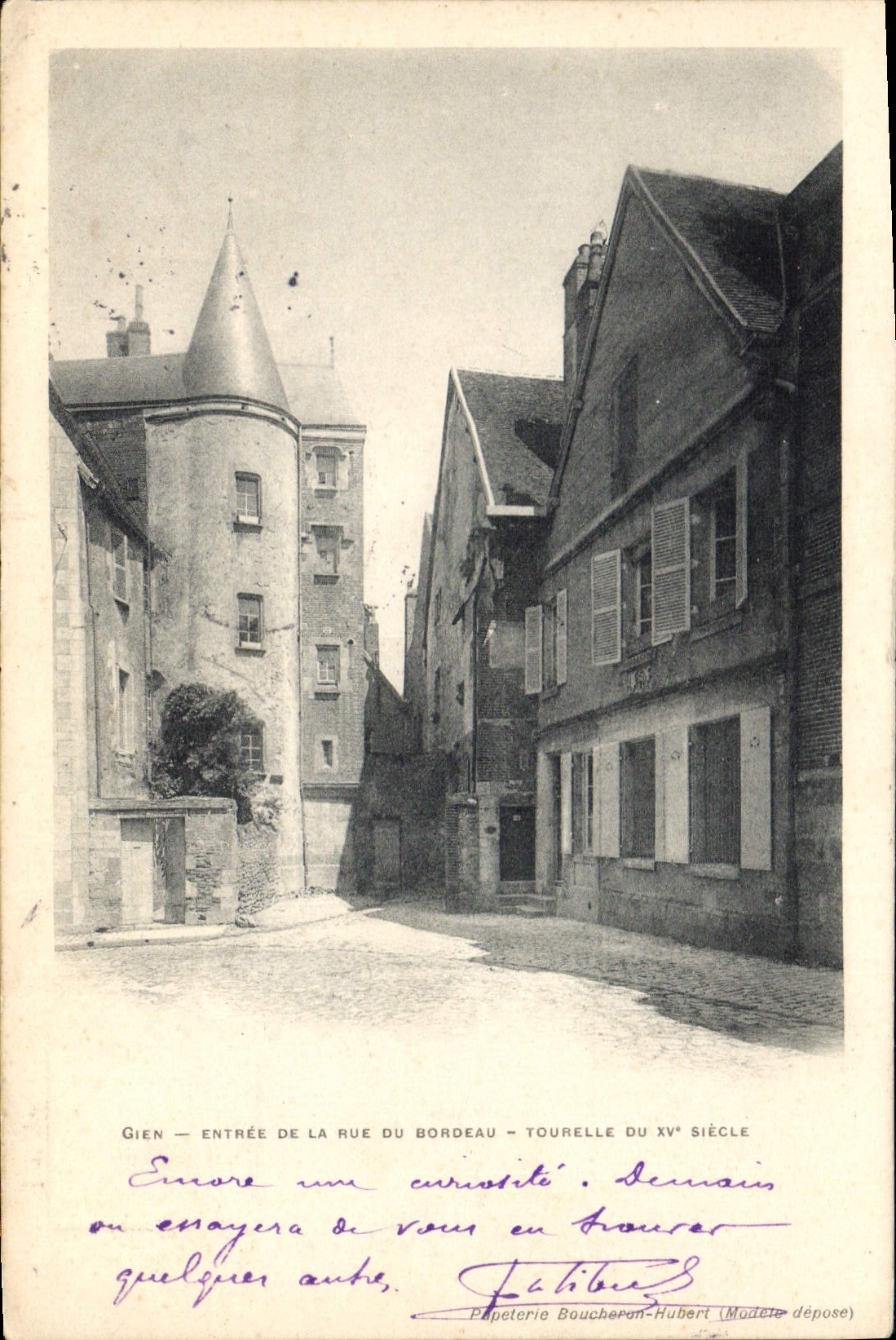 CPA Gien Entree De La Rue Du Bordeau