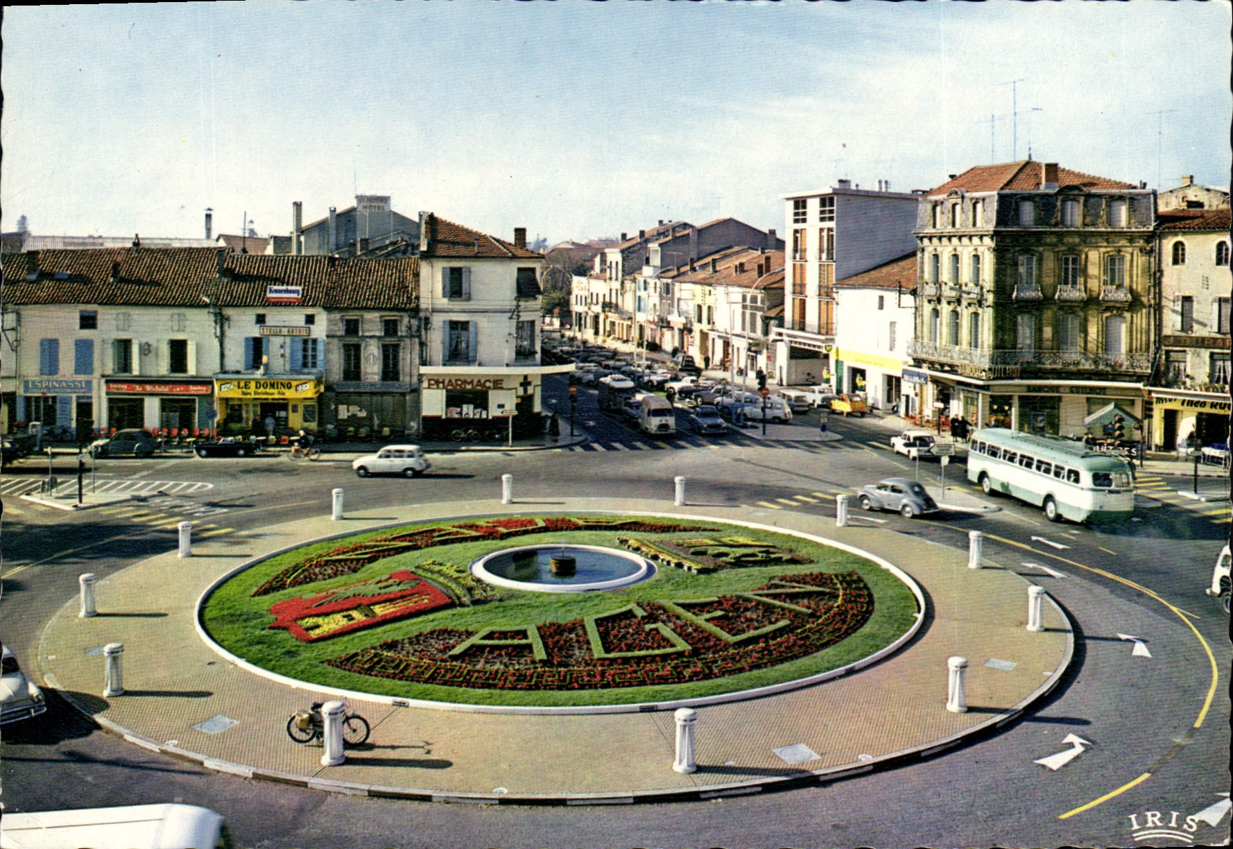 CPSM Agen Le Rond Point De La Place du Pin
