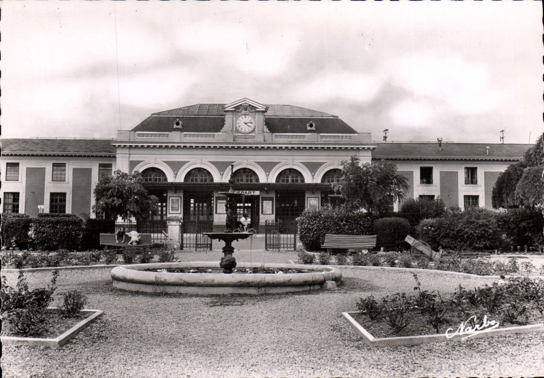 CPSM Marmande La Gare Et Son Jardin