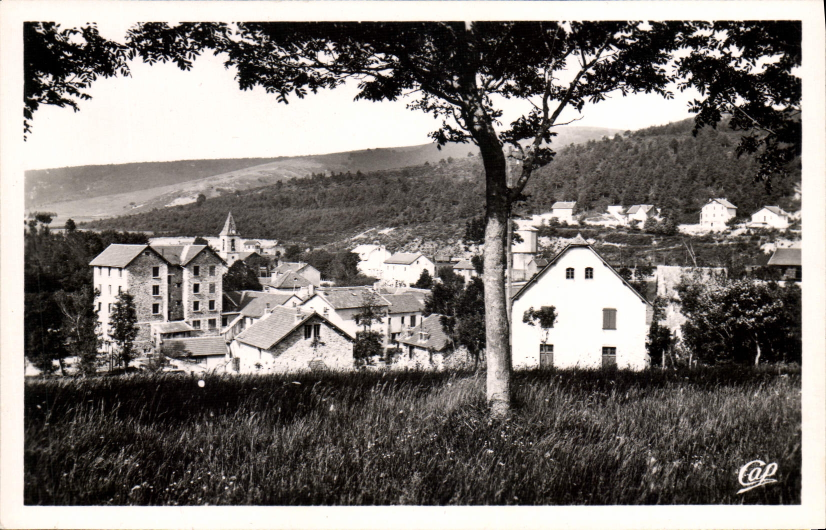 CPA La Bastide Vue Vers I'Hotel Des Pins