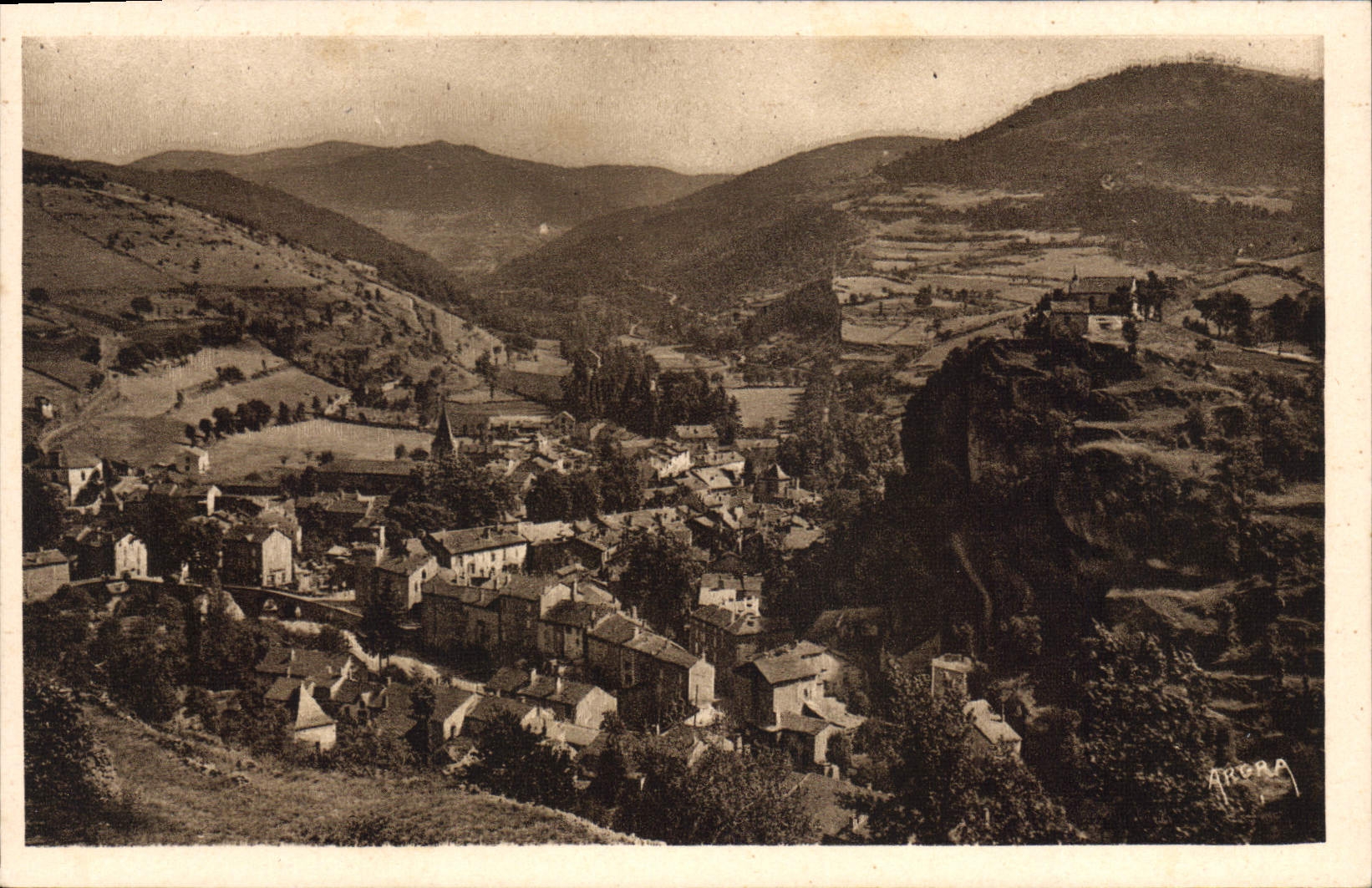 CPA Meyrueis Vue D'Ensemble Prise De La Route