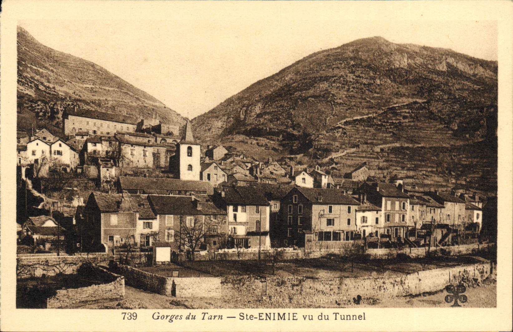 CPA Gorges Du Tarn Ste Enimie Vue Du Tunnel