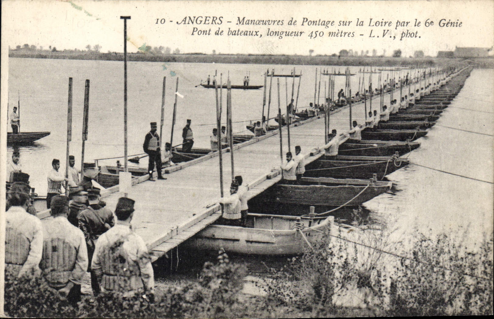 CPA Angers Maneuvres De Pontage Sur La Loire Par Le 6ème génie pont de bateaux