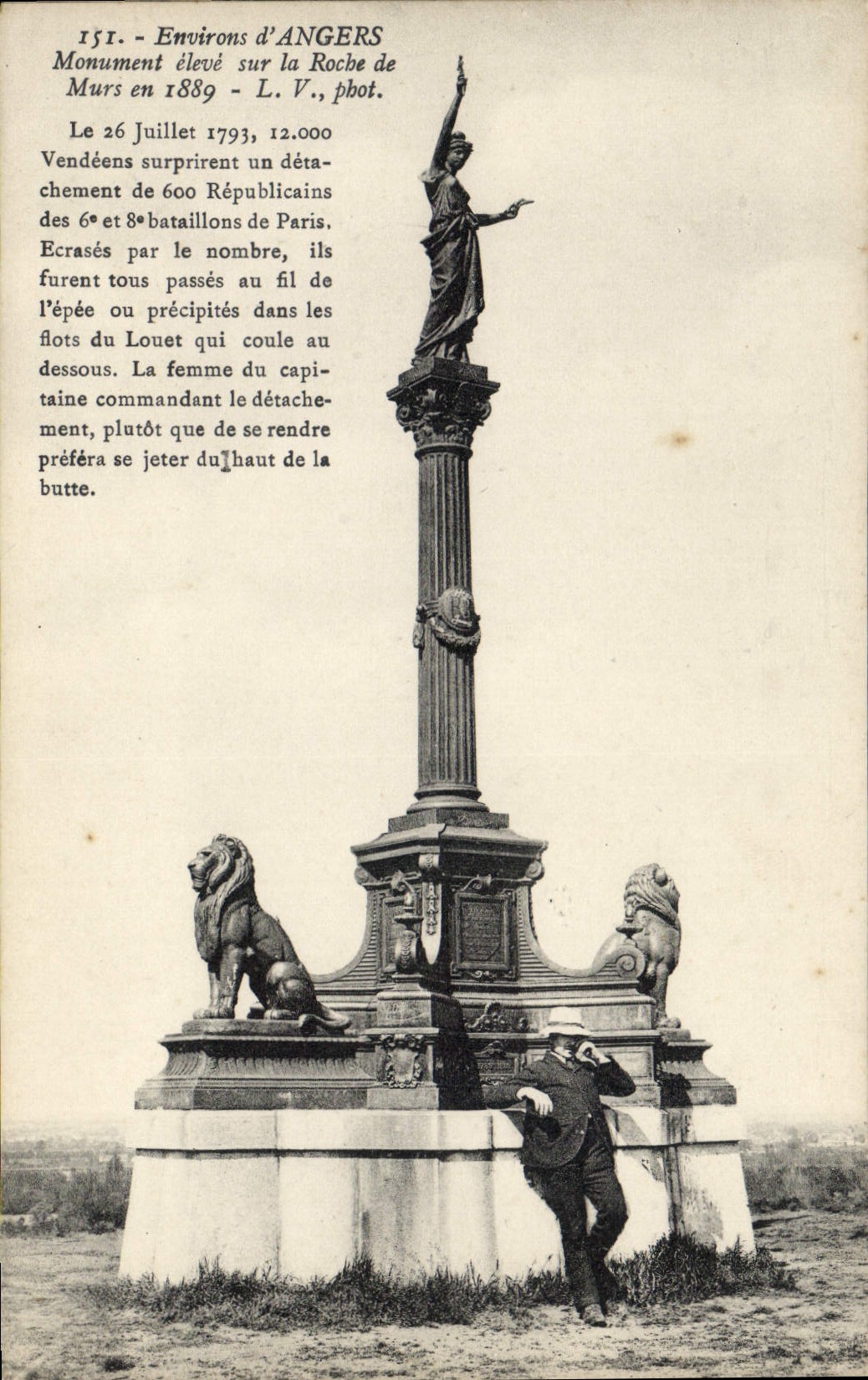 CPA Angers Monument Eleve Sur La Roche De Murs
