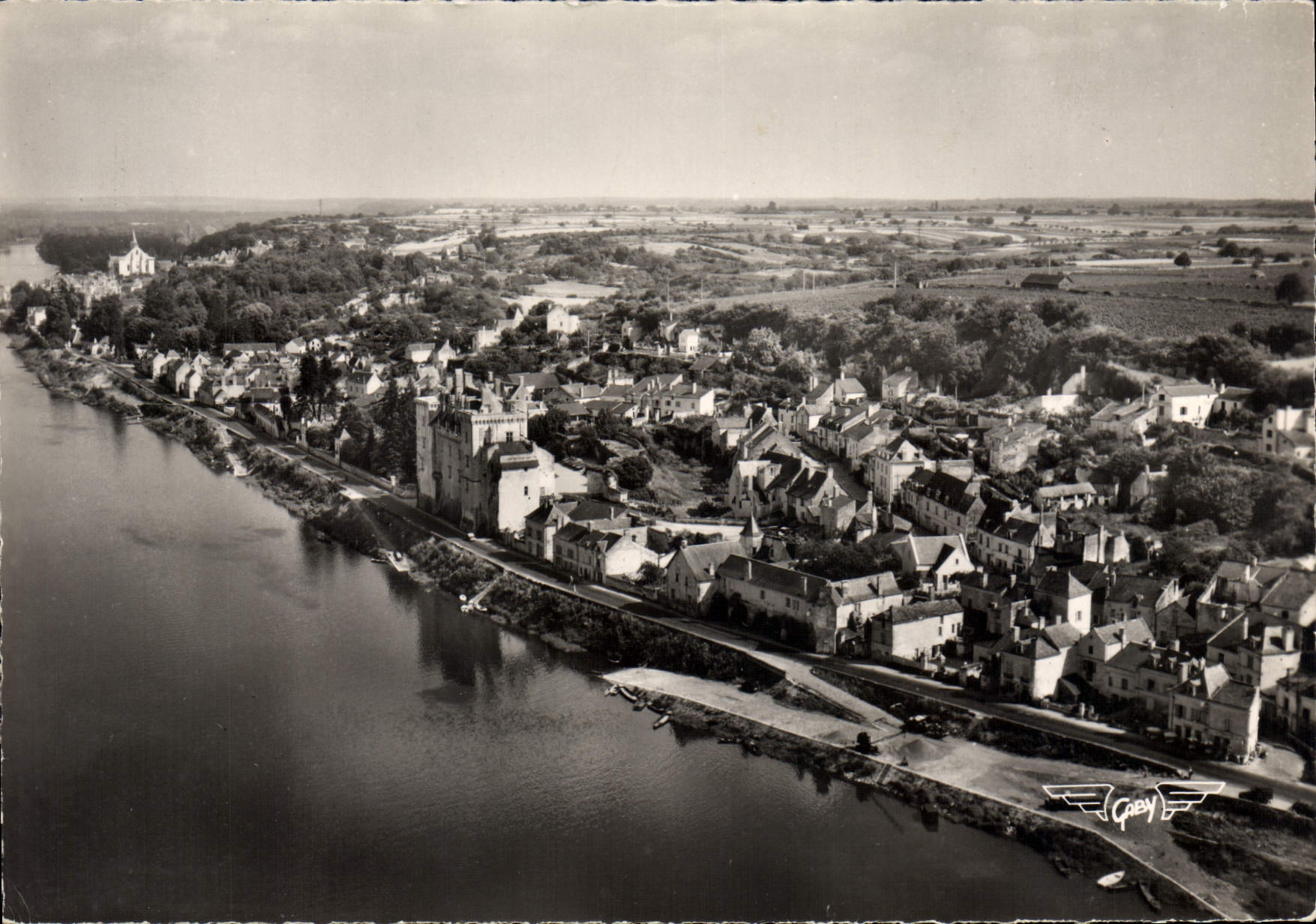 CPSM Montsoreau Les Quais Le Chateau
