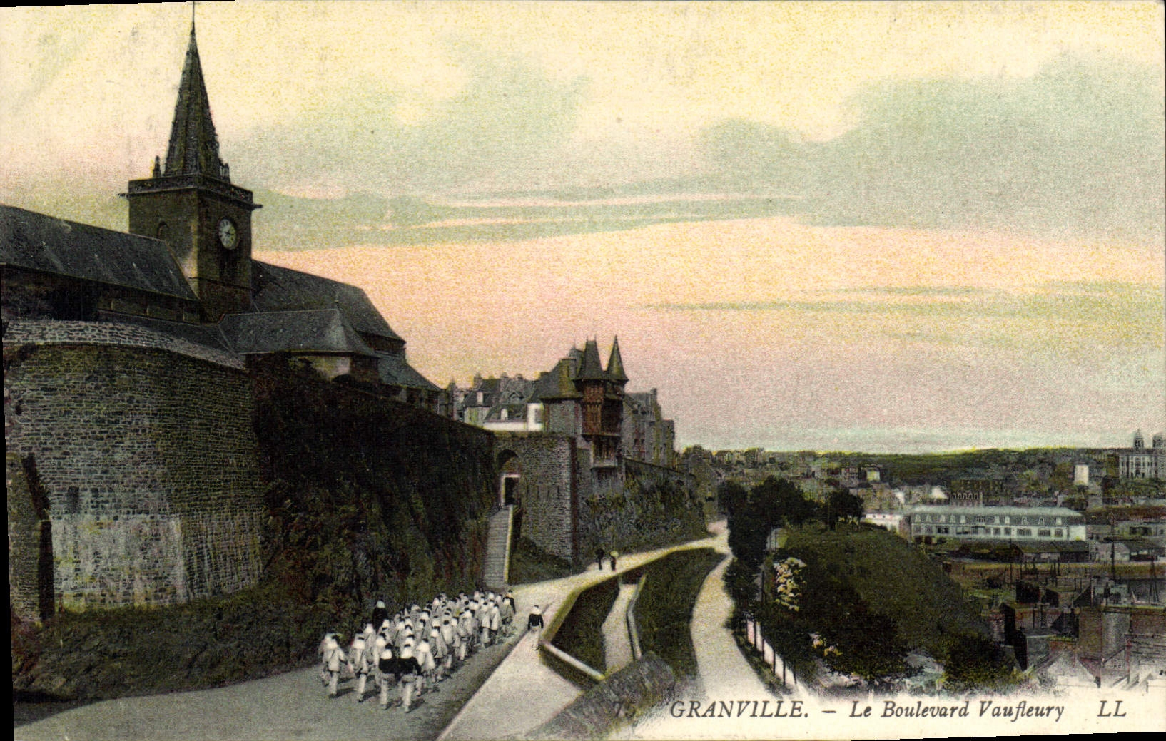 CPA Granville Le Boulevard Vaufleury