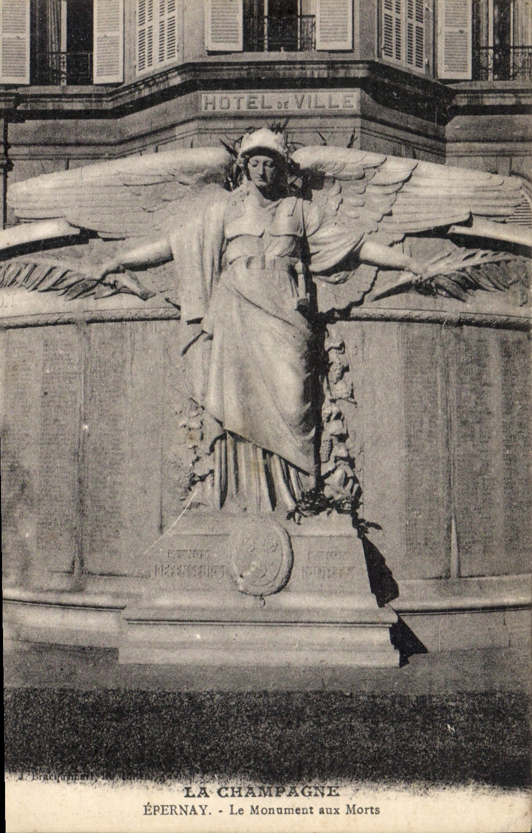 CPA Epernay Le Monument Aux Morts