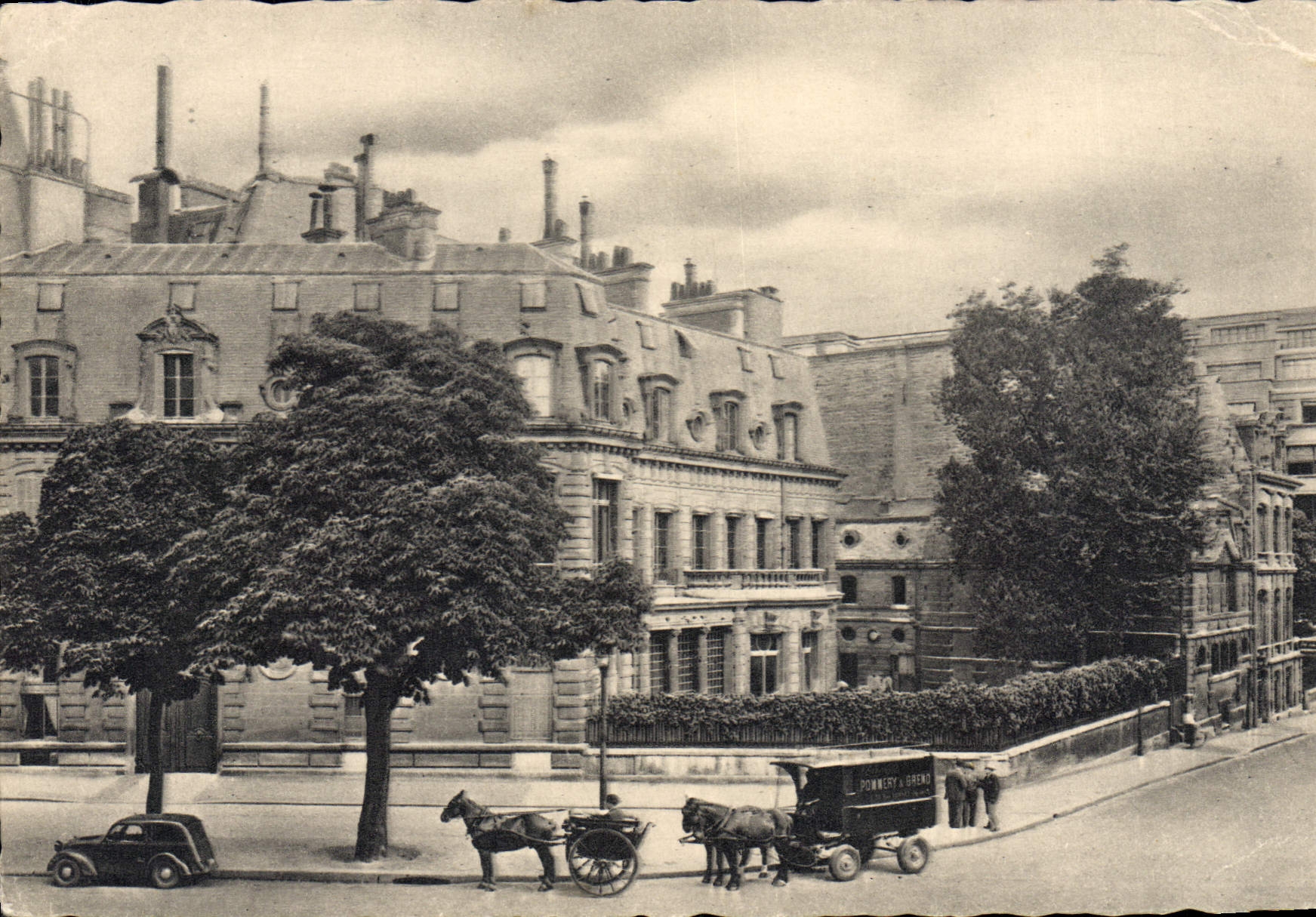 CPSM Champagne Pommery Greno Reims établissements avenue Georges V Paris