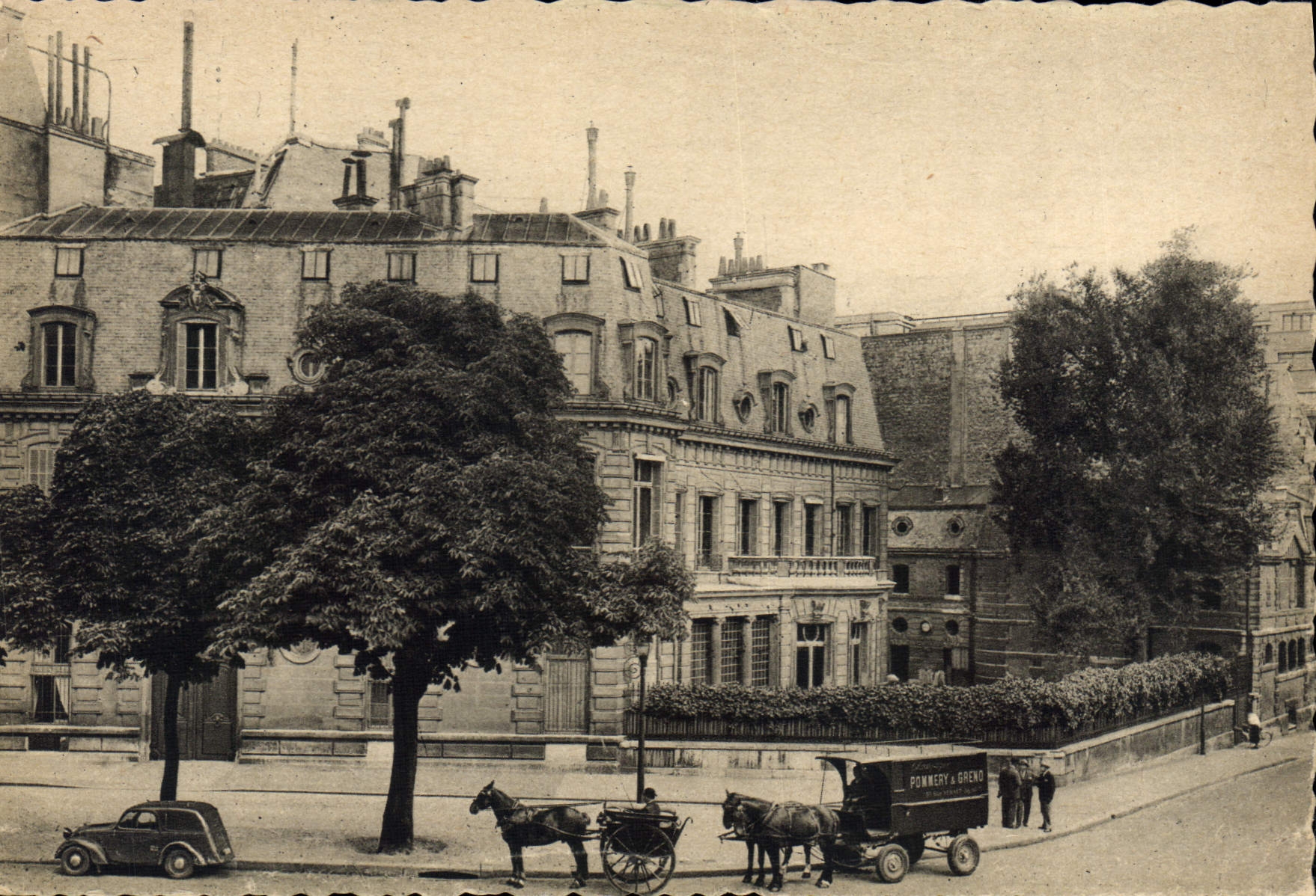 CPSM Champagne Pommery Greno Reims établissements avenue Georges V Paris