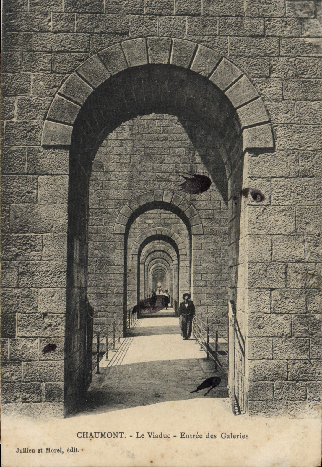 CPA Chaumont Le Viaduc Entree Des Galeries