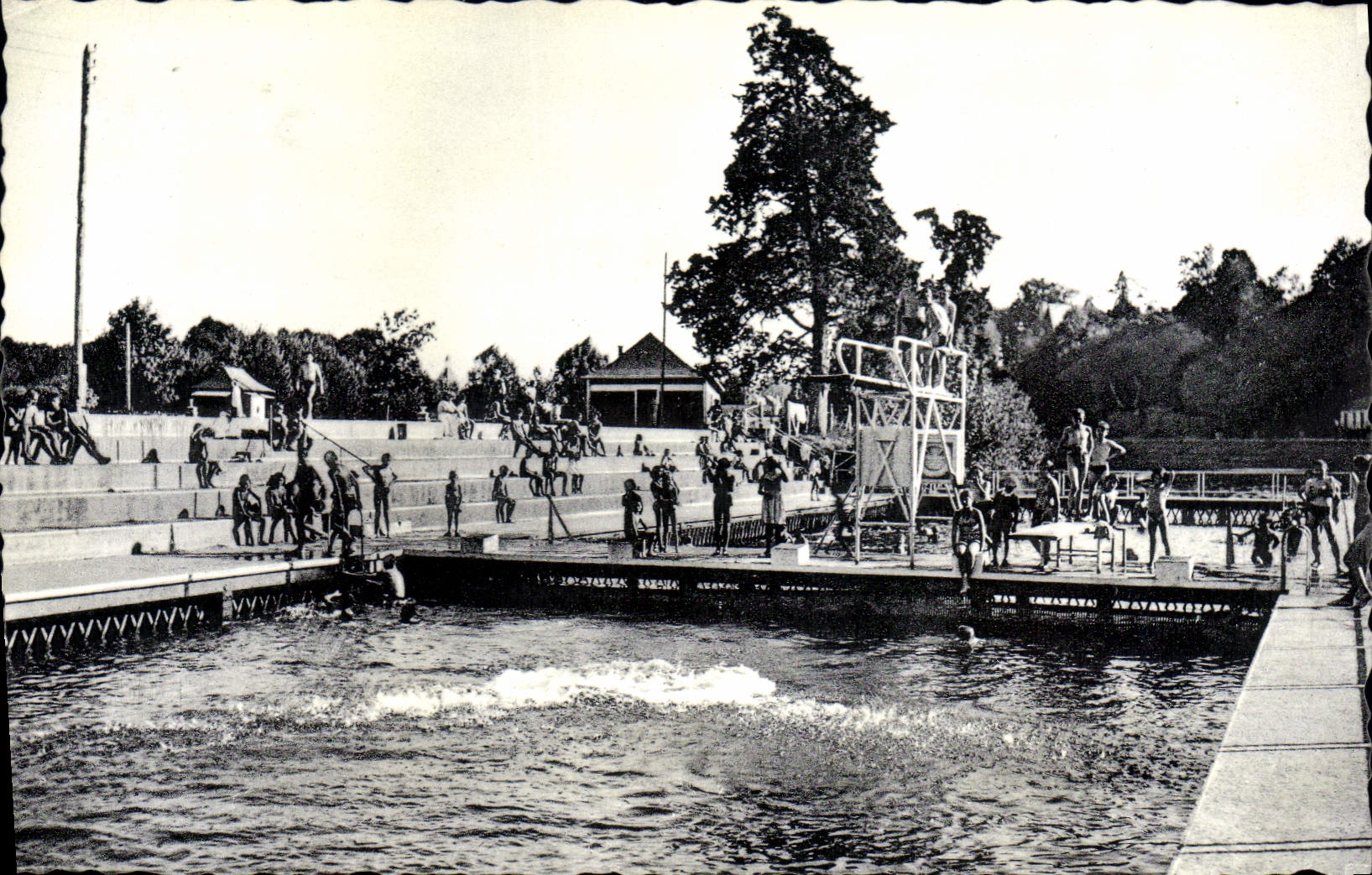CPA Chateau Gontier La Piscine