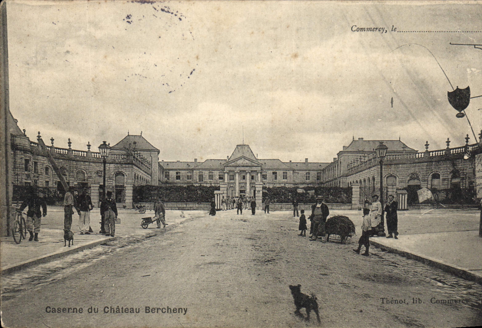 CPA Commercy Caserne Du Chateau Bercheny