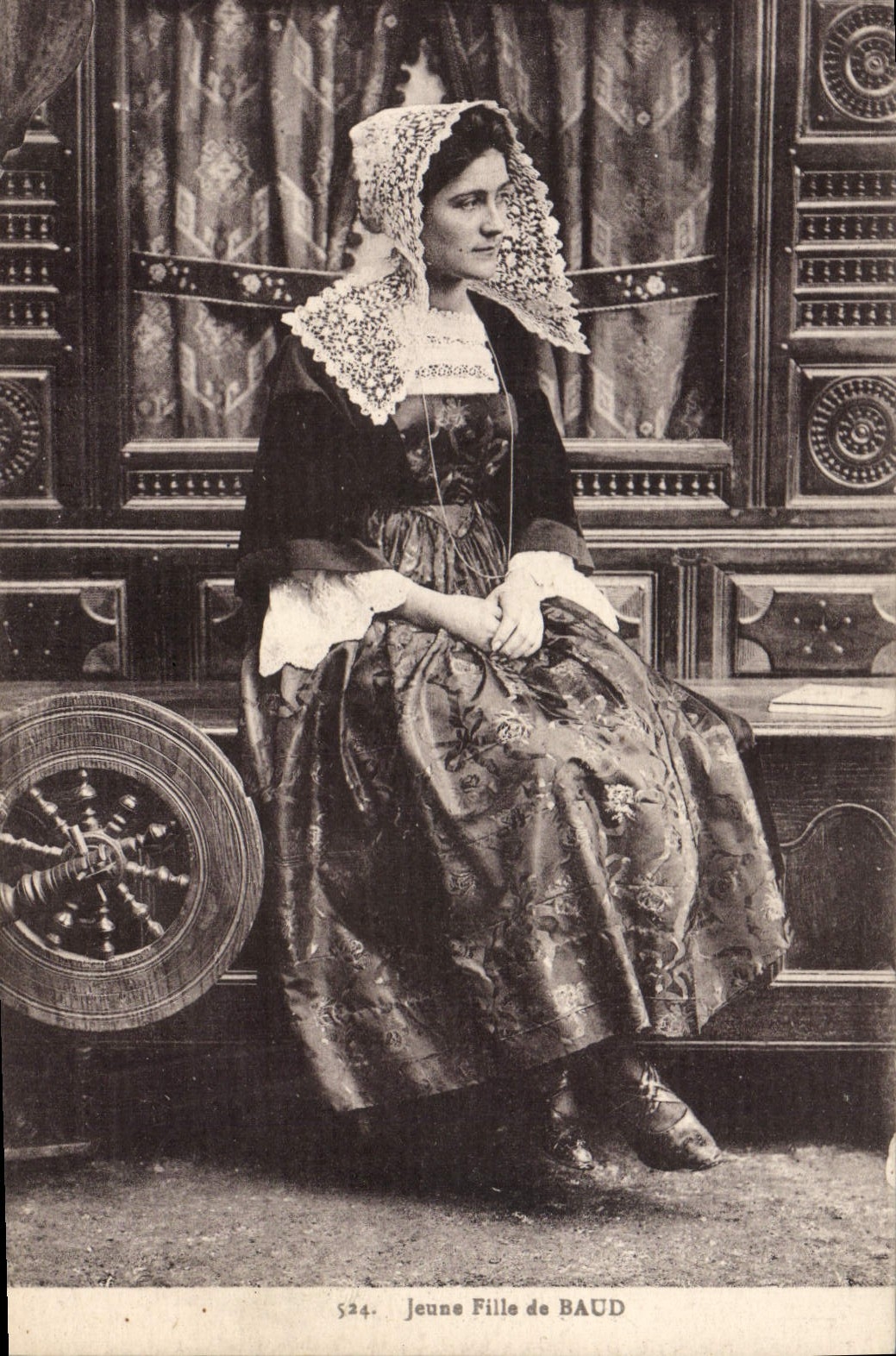 CPA Jeune Fille De Baud