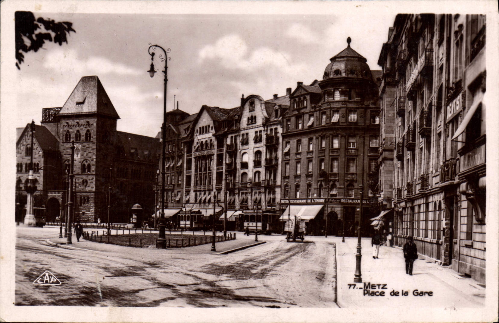 CPA Metz Place De La Gare