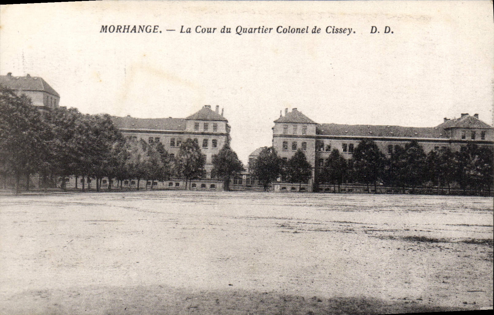 CPA Morhange La Cour Du Quartier Colonel De Cissey
