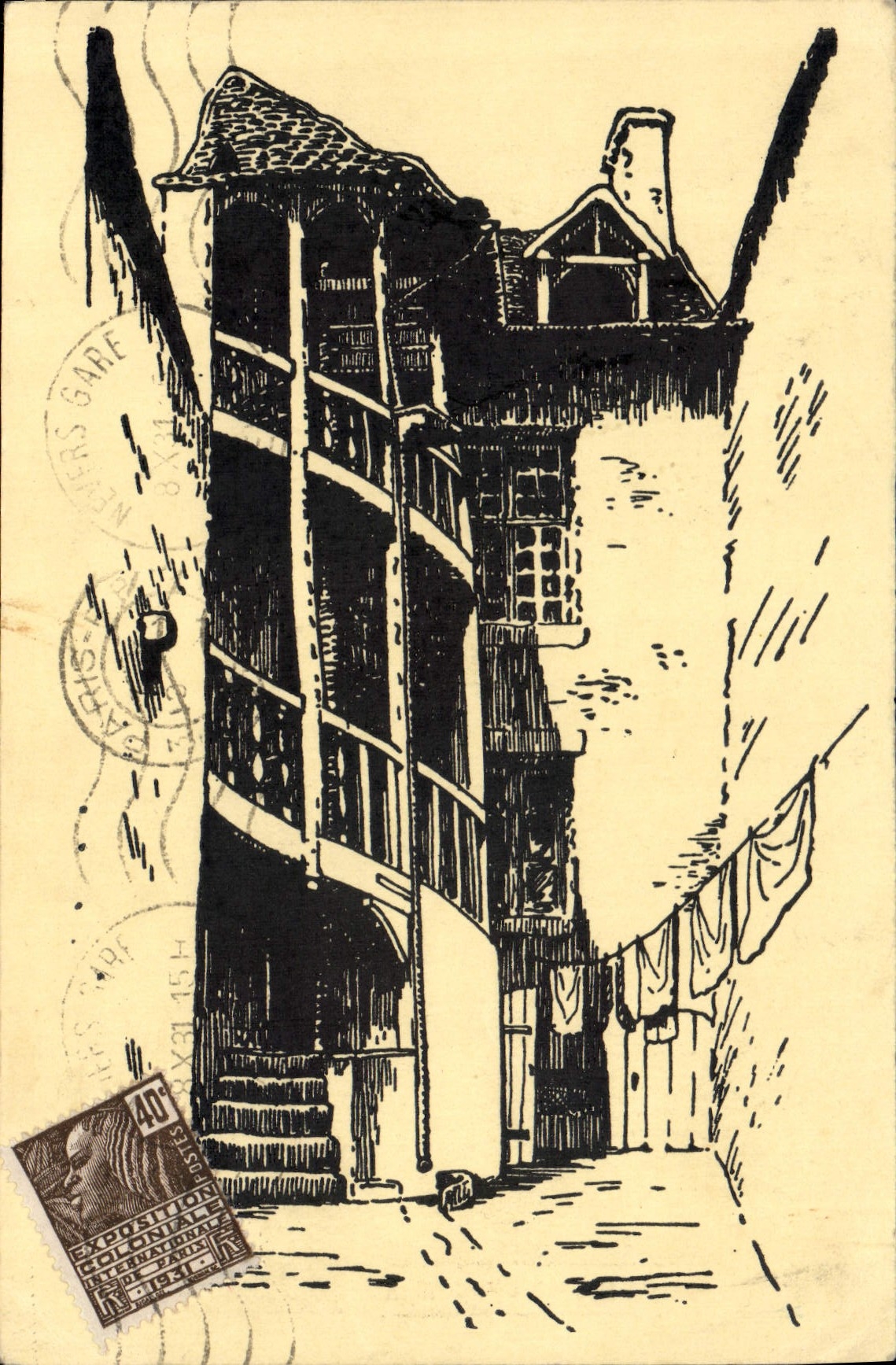 CPA Nevers vieille cour 8 rue de la Barre