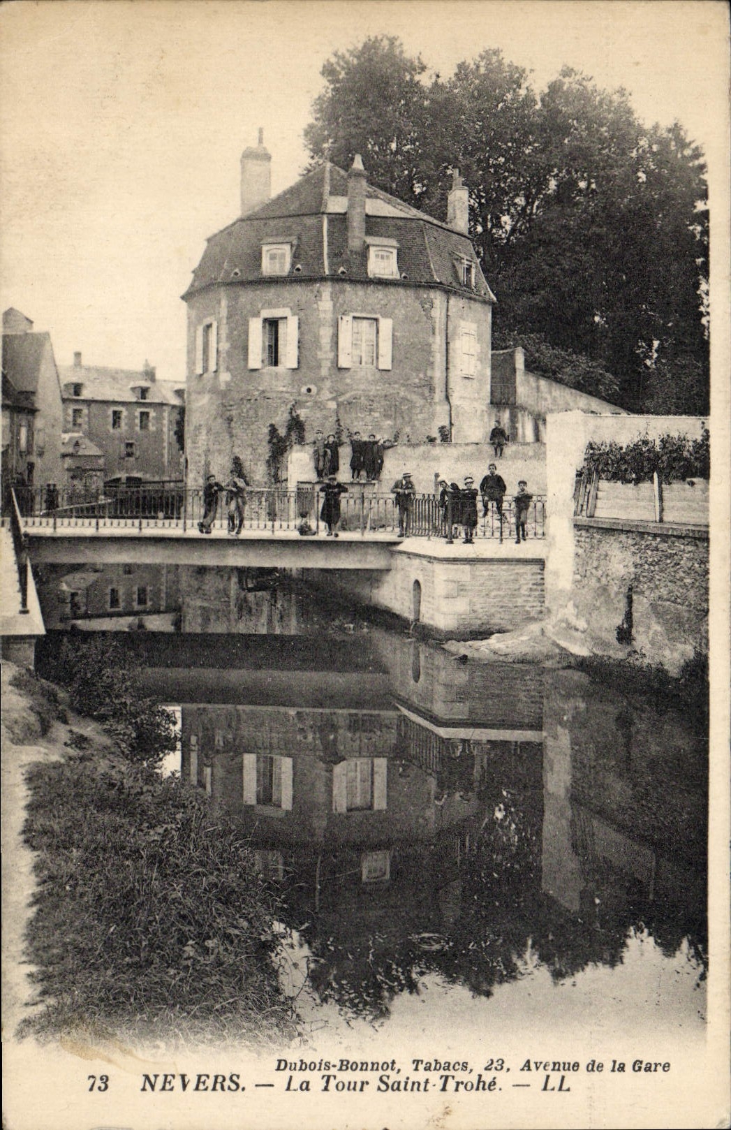 CPA Nevers La Tour Saint Trohe