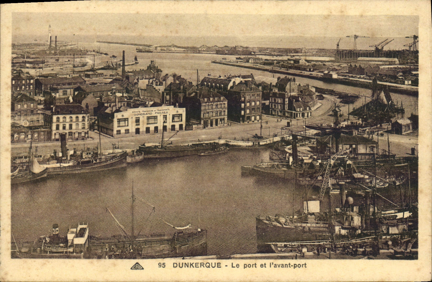 CPA Dunkerque Le Port Et I'Avant Port