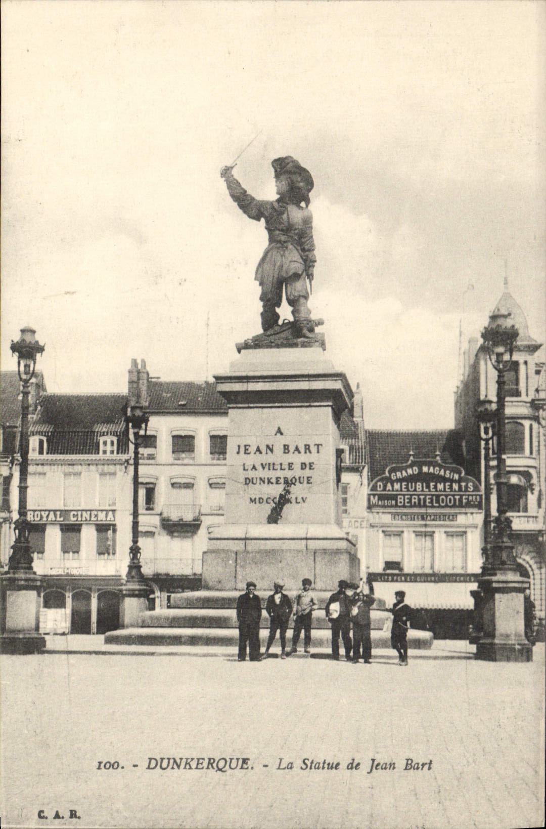 CPA Dunkerque La Statue De Jean Bart
