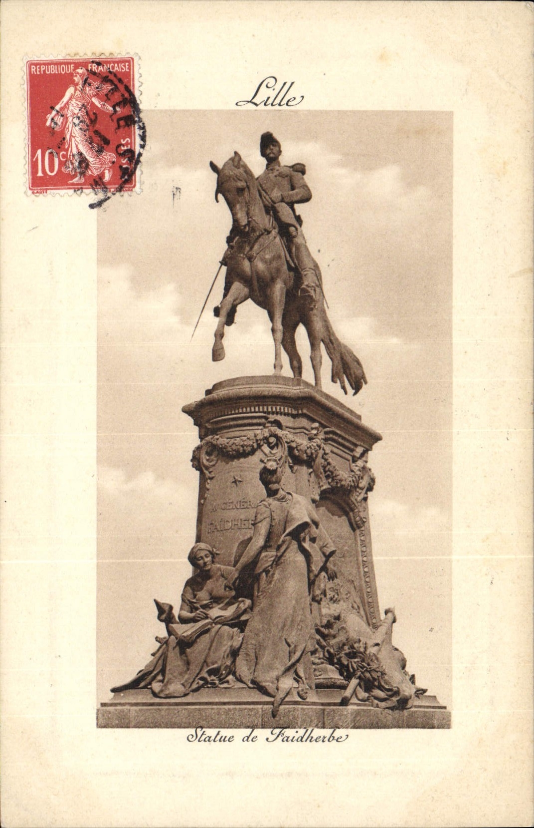 CPA Lille Statue De Faidherbe