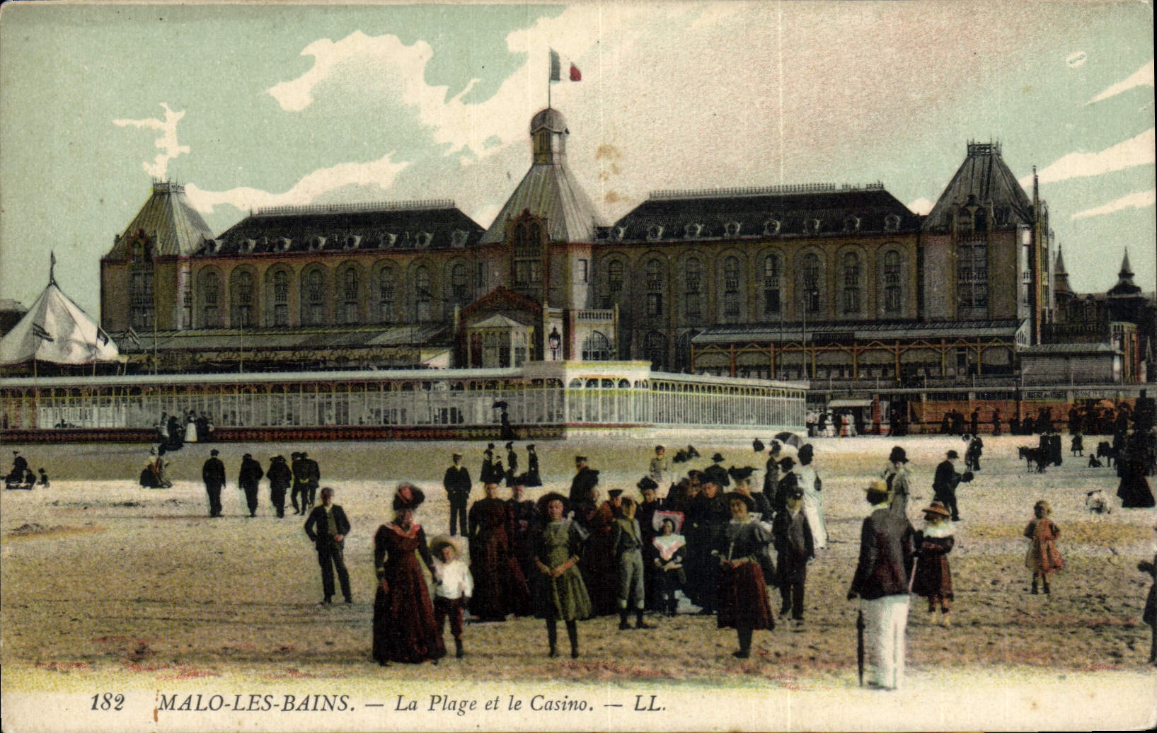 CPA Malo Les Bains La Plage Et Le Casino