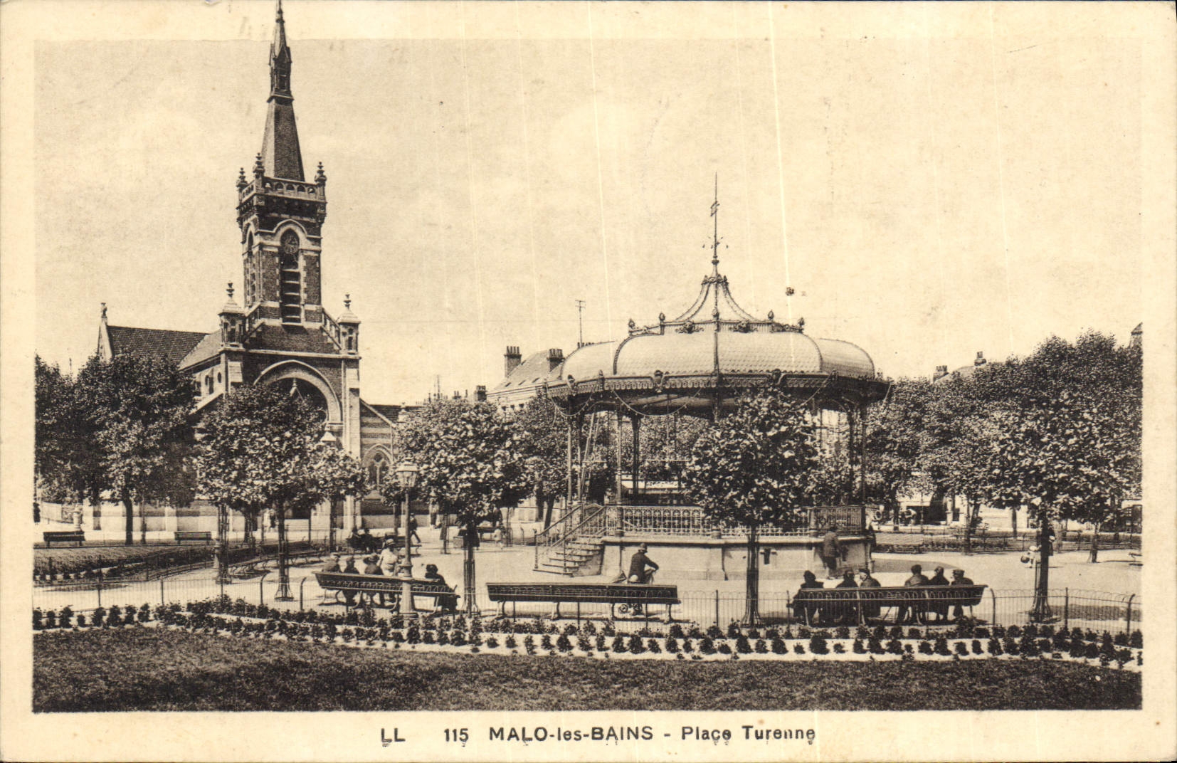 CPA Malo Les Bains Place Turenne