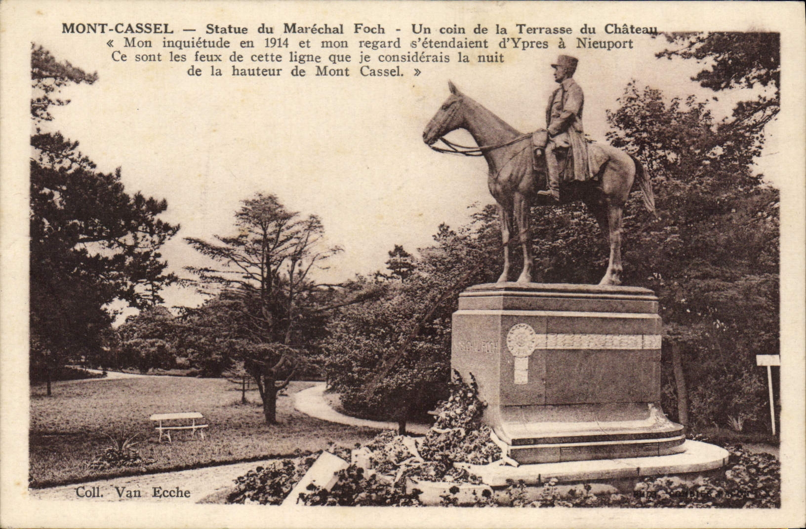 CPA Mont Cassel Statue Du Marechal Foch