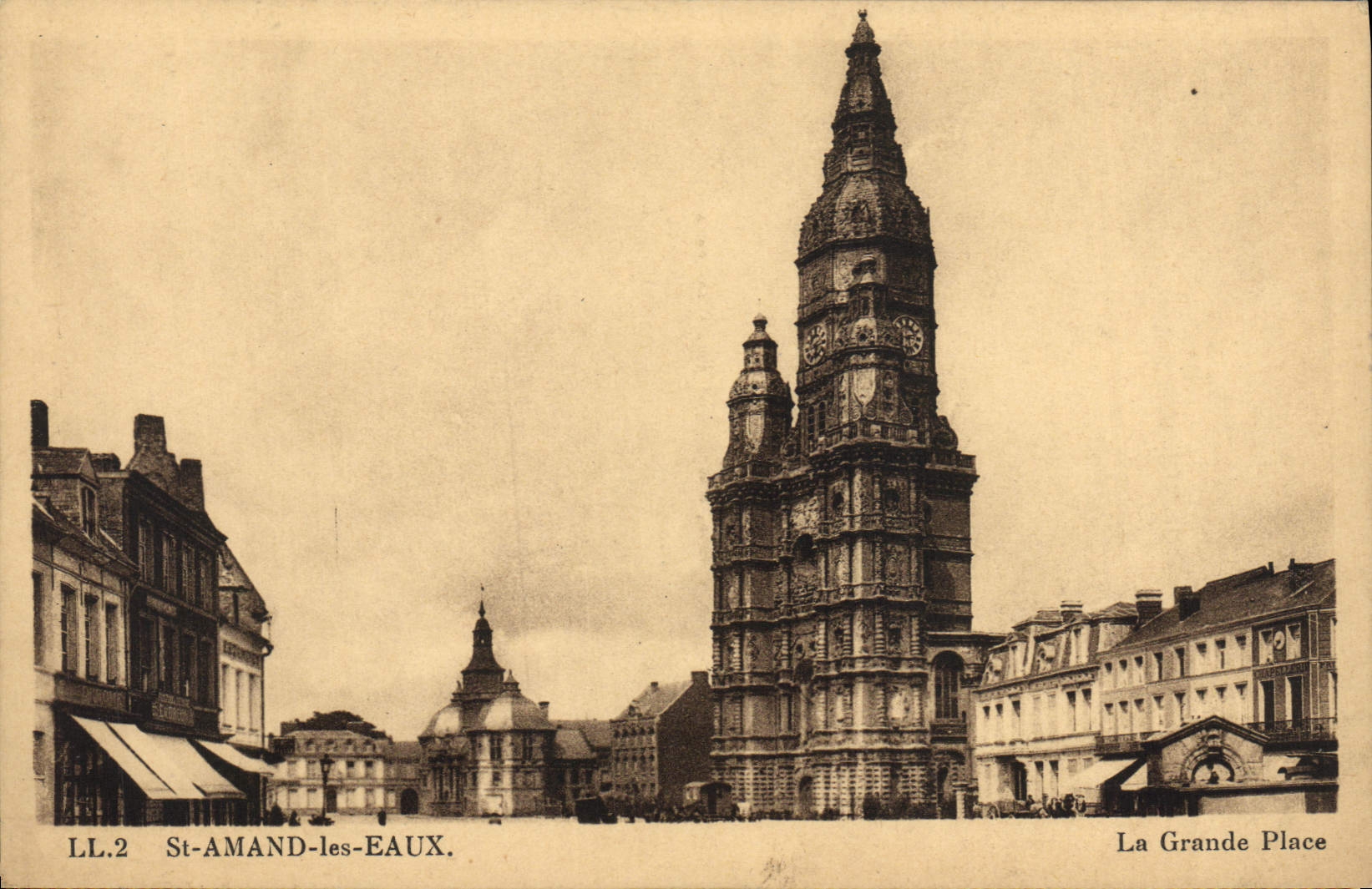 CPA St Amand Les Eaux La Grande Place
