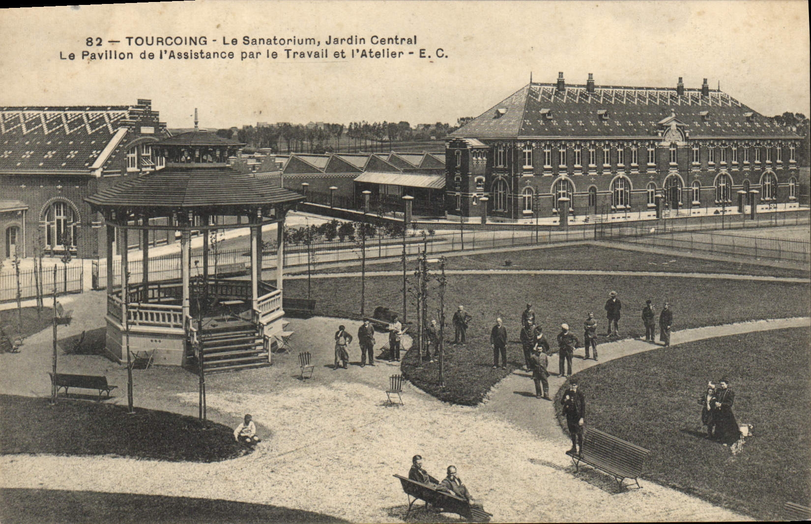 CPA Tourcoing Le Sanatorium Jardin Central atelier