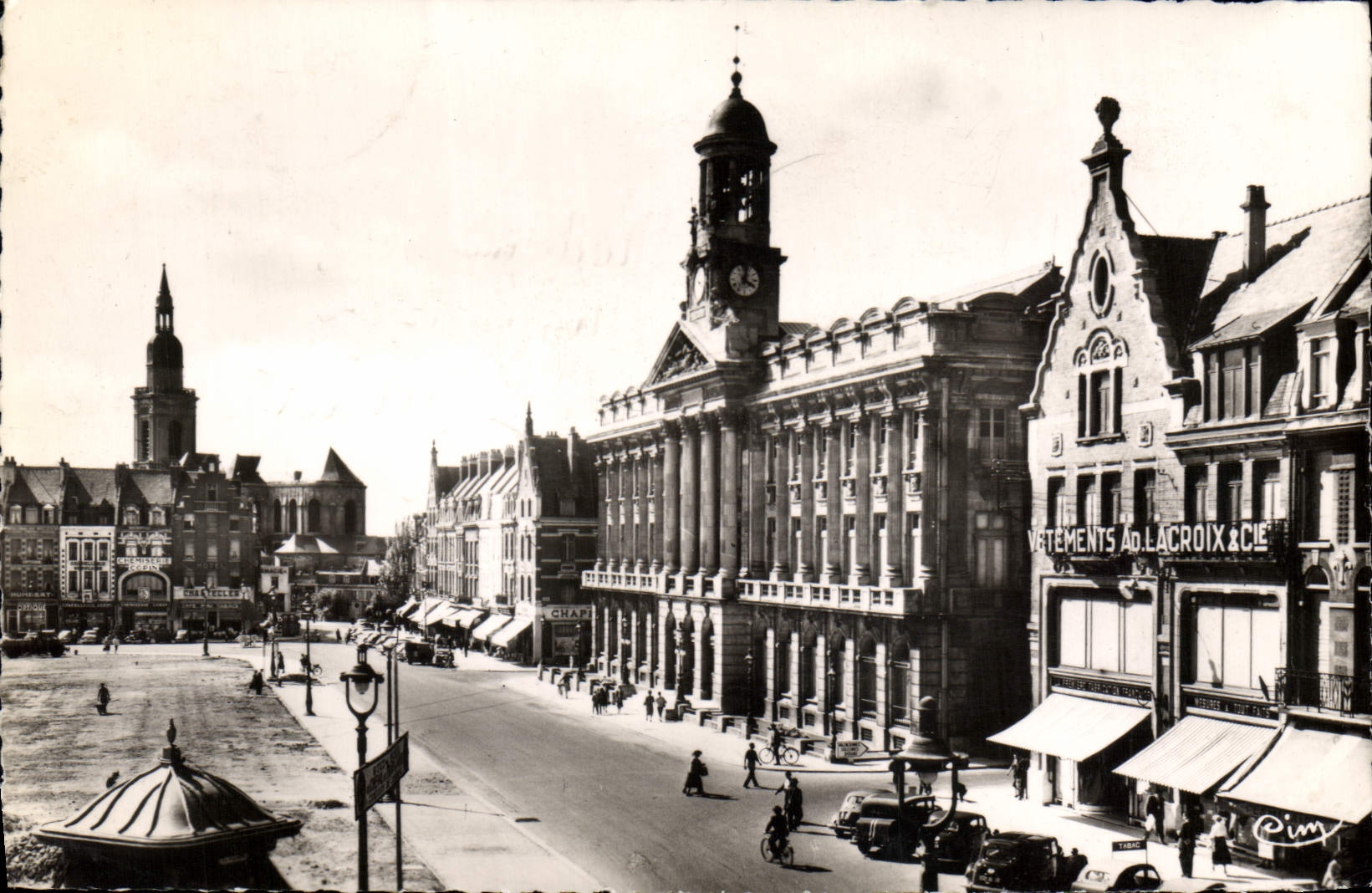 CPA Cambrai L'Hotel De Ville La Grand Place