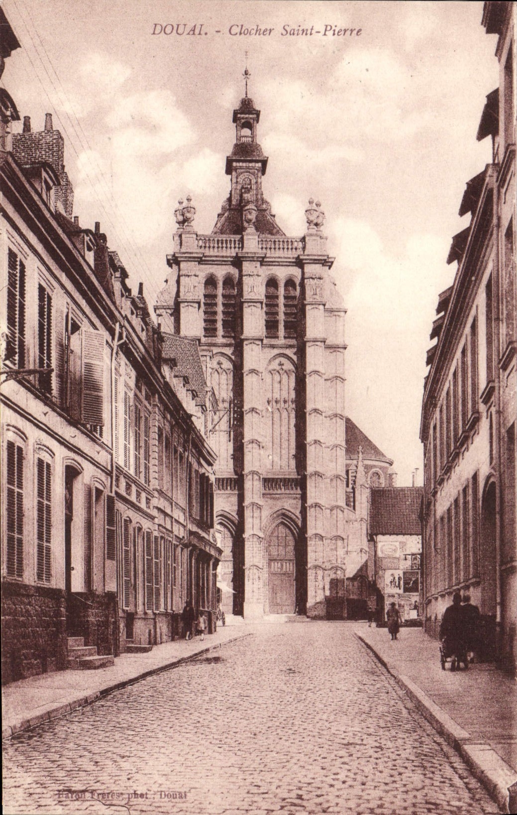 CPA Douai clocher Saint Pierre