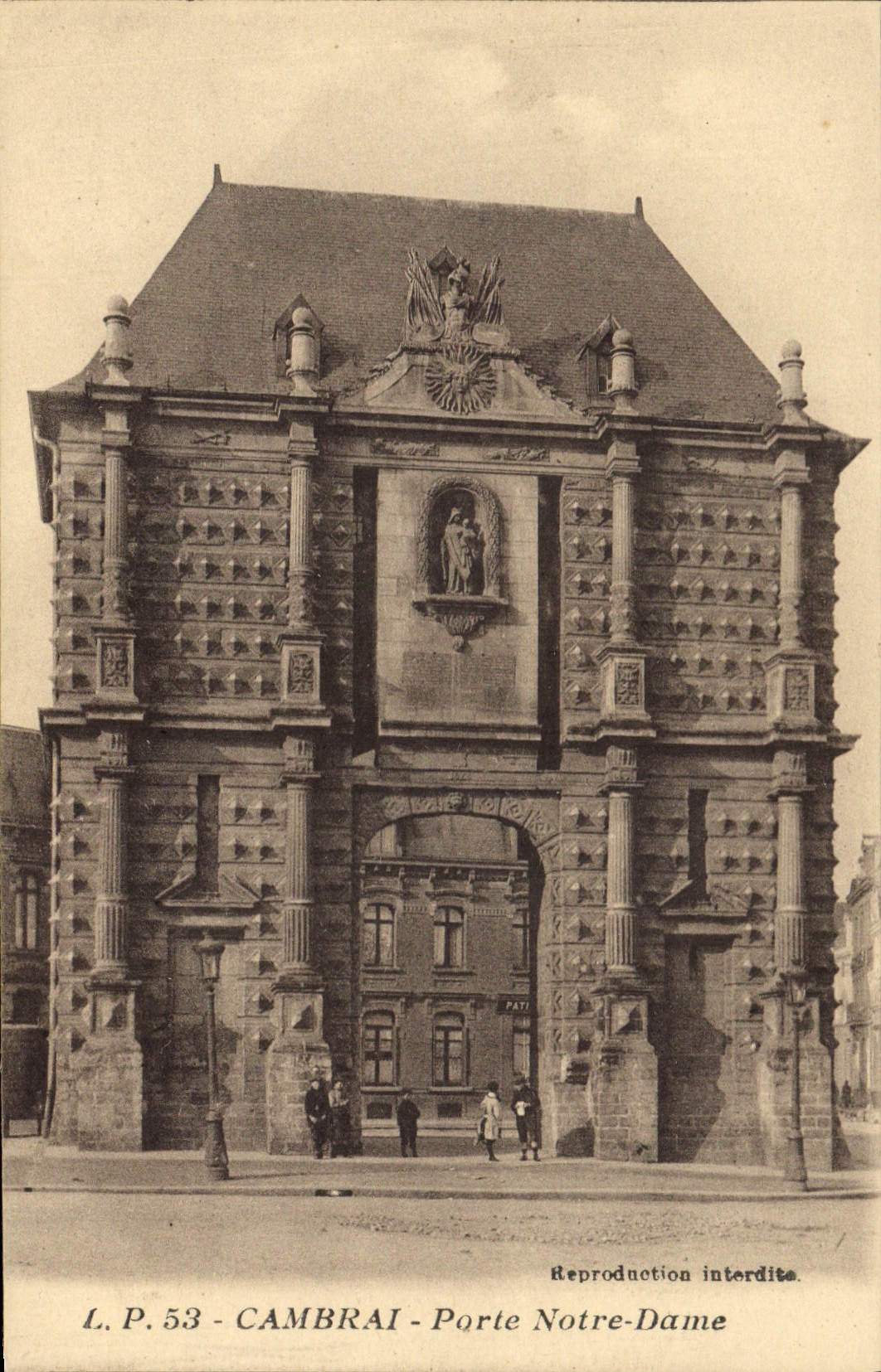CPA Cambrai Porte Notre Dame