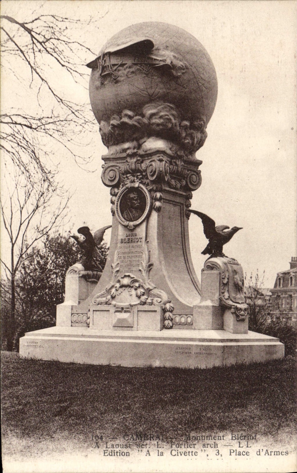 CPA Cambrai monument Blériot