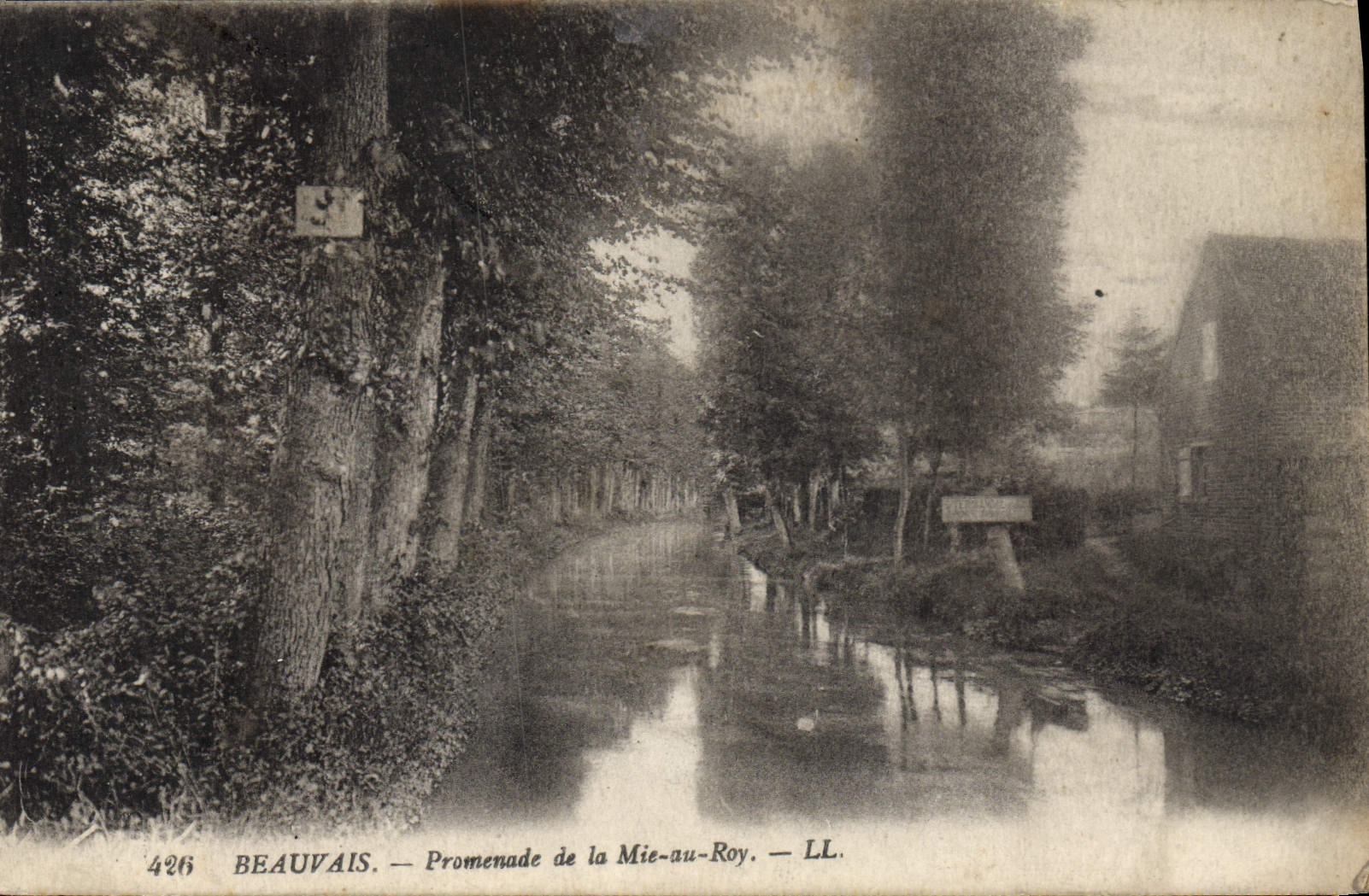 CPA Beauvais Promemade De La Mie-au-roy