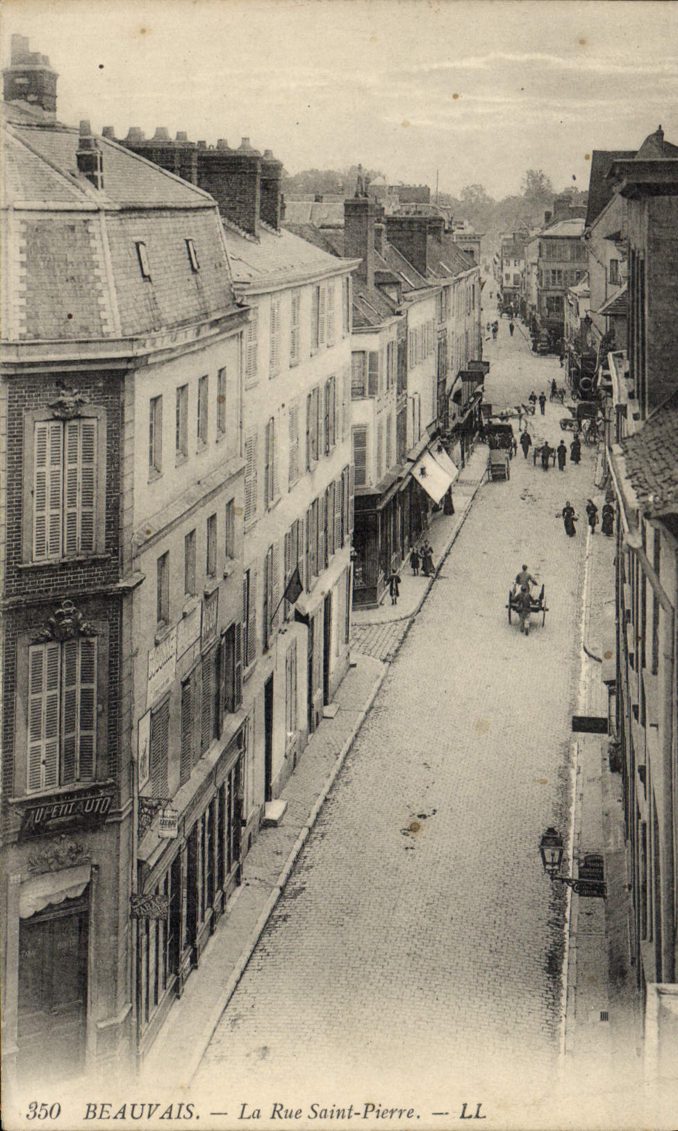CPA Beauvais La Rue Saint Pierre