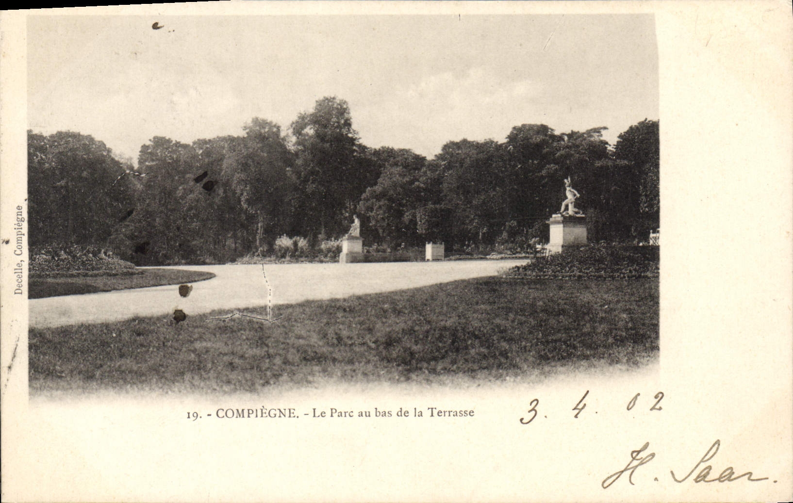 CPA Compiegne Le Parc Au bas de la Terrasse