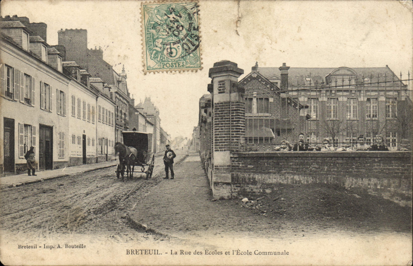 CPA Breteuil La Rue Des Ecoles école communale