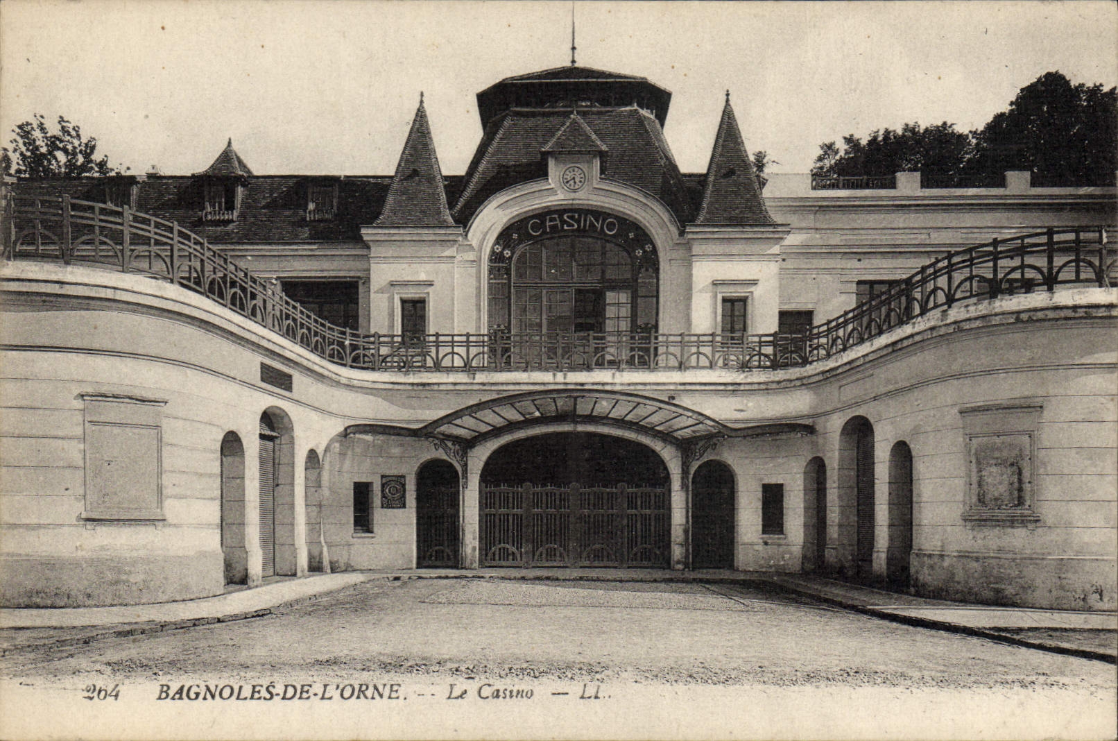 CPA Bagnoles De L'Orne Le Casino